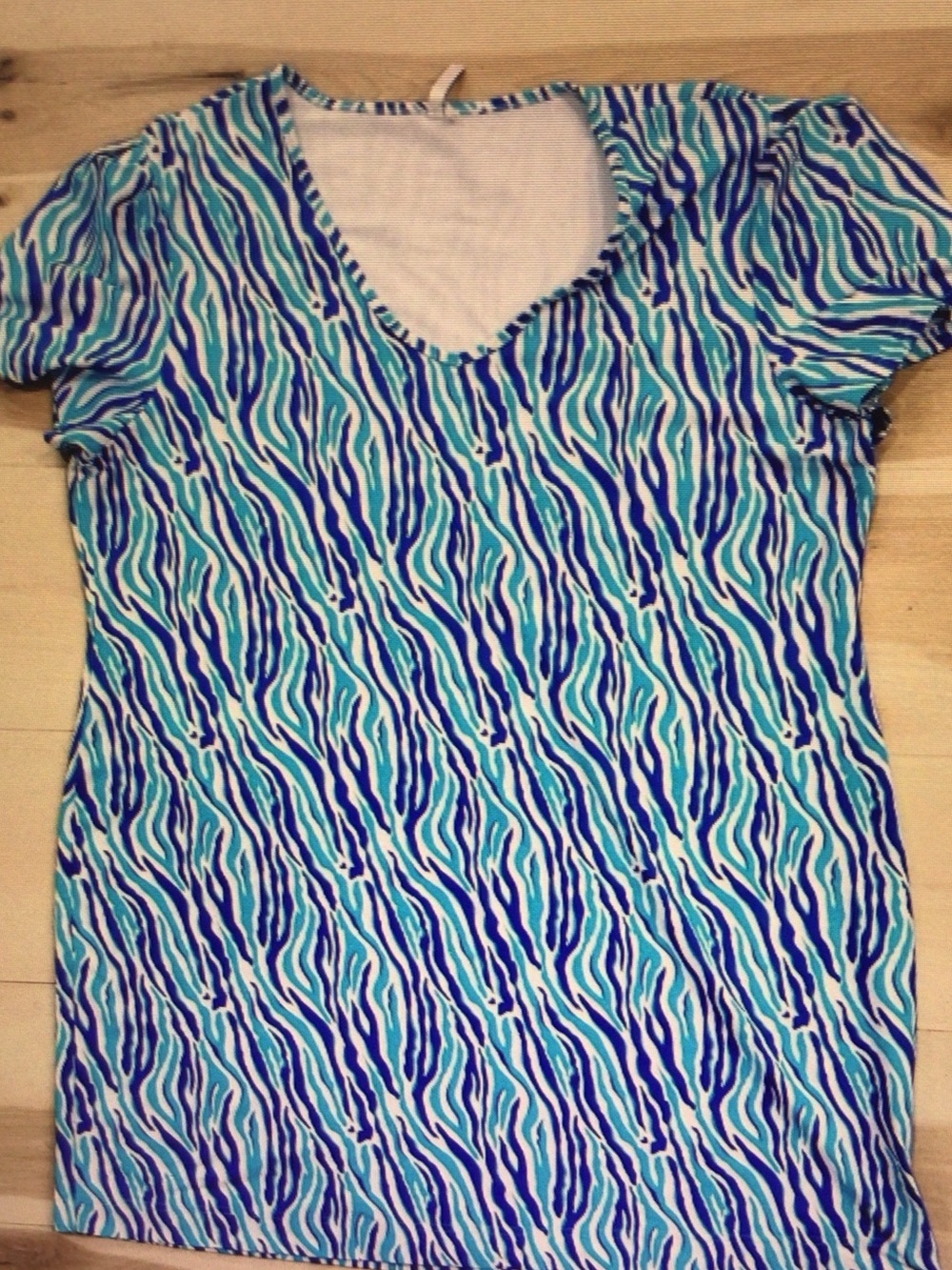 lululemon athletica Blue & Teal Wave Print V-Neck Top